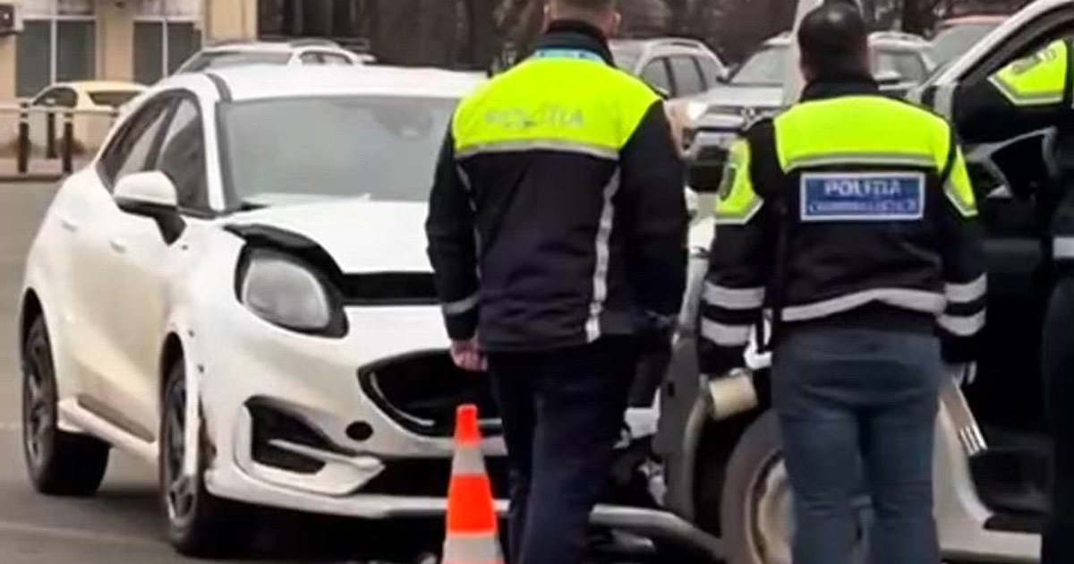 Accident serios în Constanța: O ambulanță în misiune a fost implicată, asistenta rănită.