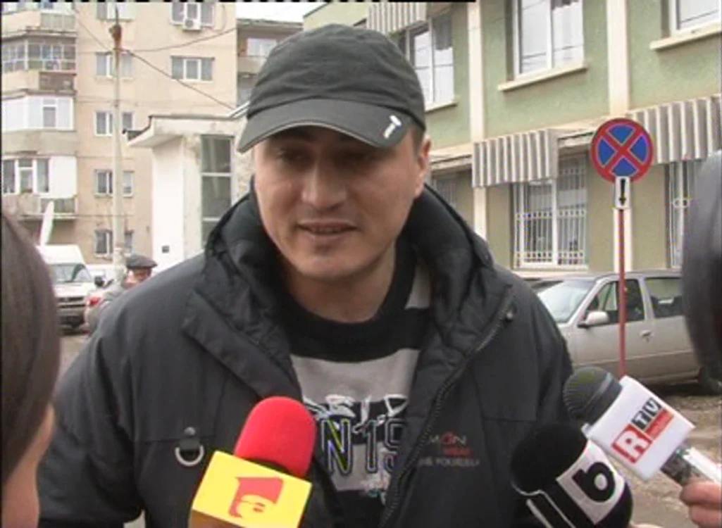 
    Cioaca şi Elodia  