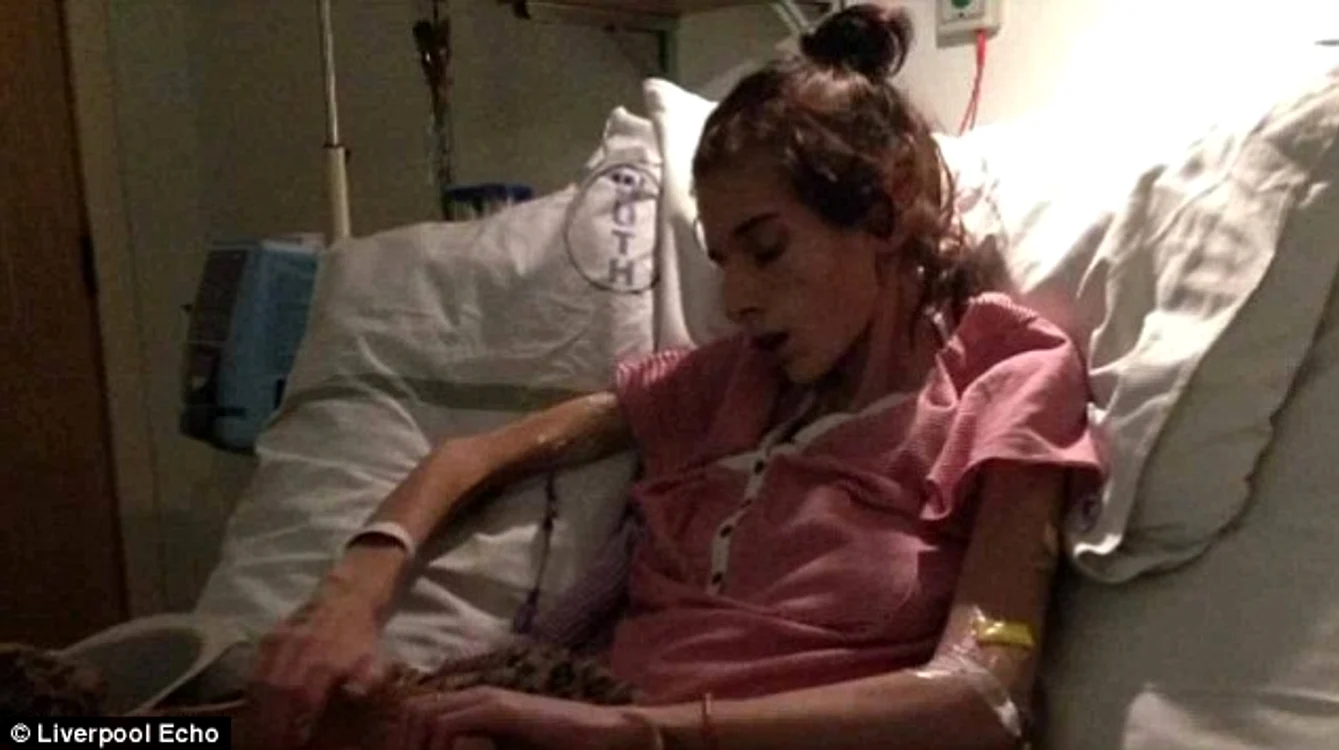 Sophie Jones era prea mică pentru a primi un test Papanicolau