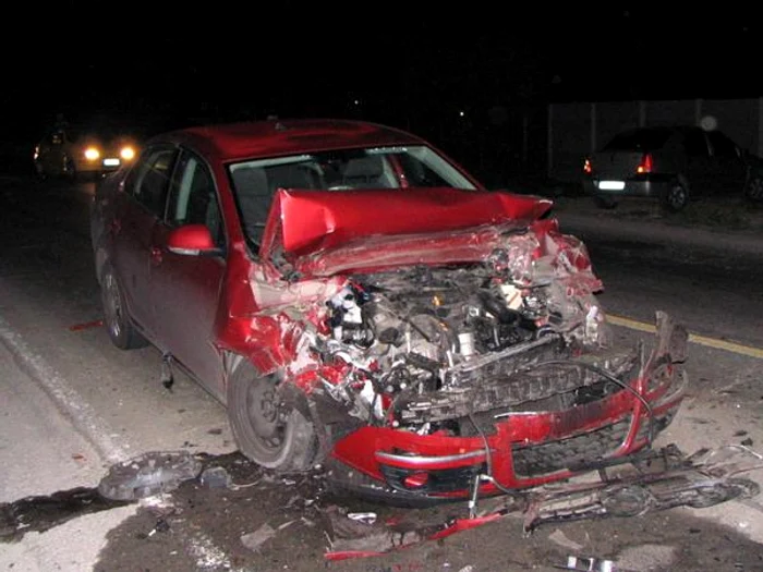 Şoferul a fost transportat la spital cu răni grave
