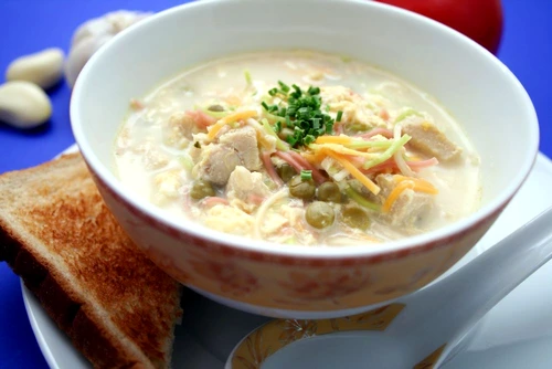 ciorbade pui cu taitei din legume jpeg