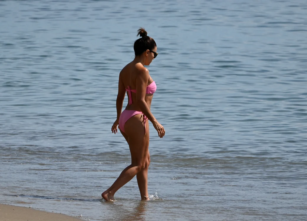 Eva Longoria și-a etalat formele (Foto: Profimedia)