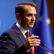 Mihai Jurca face anunțuri cu privire la reorganizarea cancelariei Prim-Ministrului, în București. FOTO Inquam Photos / Octav Ganea