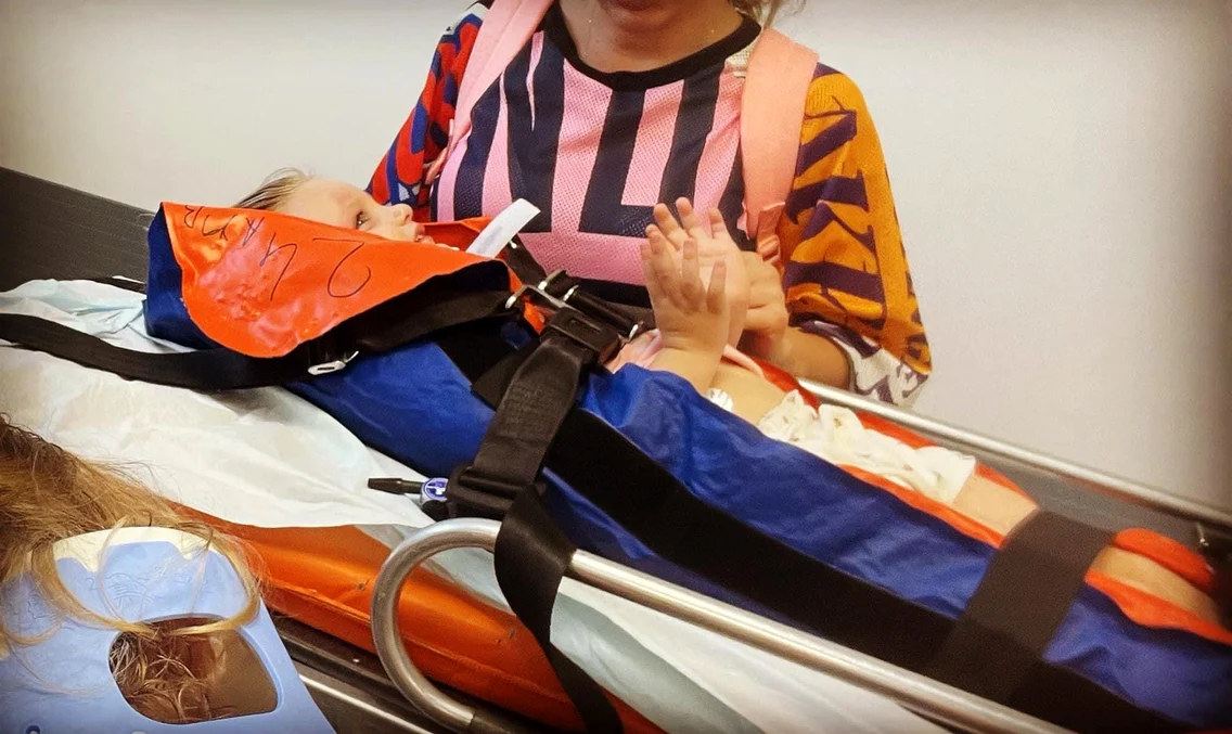 Familia Laufer, la spital, după accident / Sursa: Facebook  