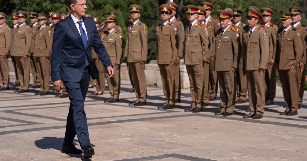 Un reputat general avertizează: „La un moment dat, va trebui să reintroducem serviciul militar obligatoriu”