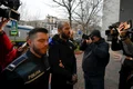 Frații Tate sosesc la sediul DIICOT din București pentru a asista la percheziția informatică asupra dispozitivelor ridicate de procurori. FOTO Mediafax Foto / Alexandru Dobre