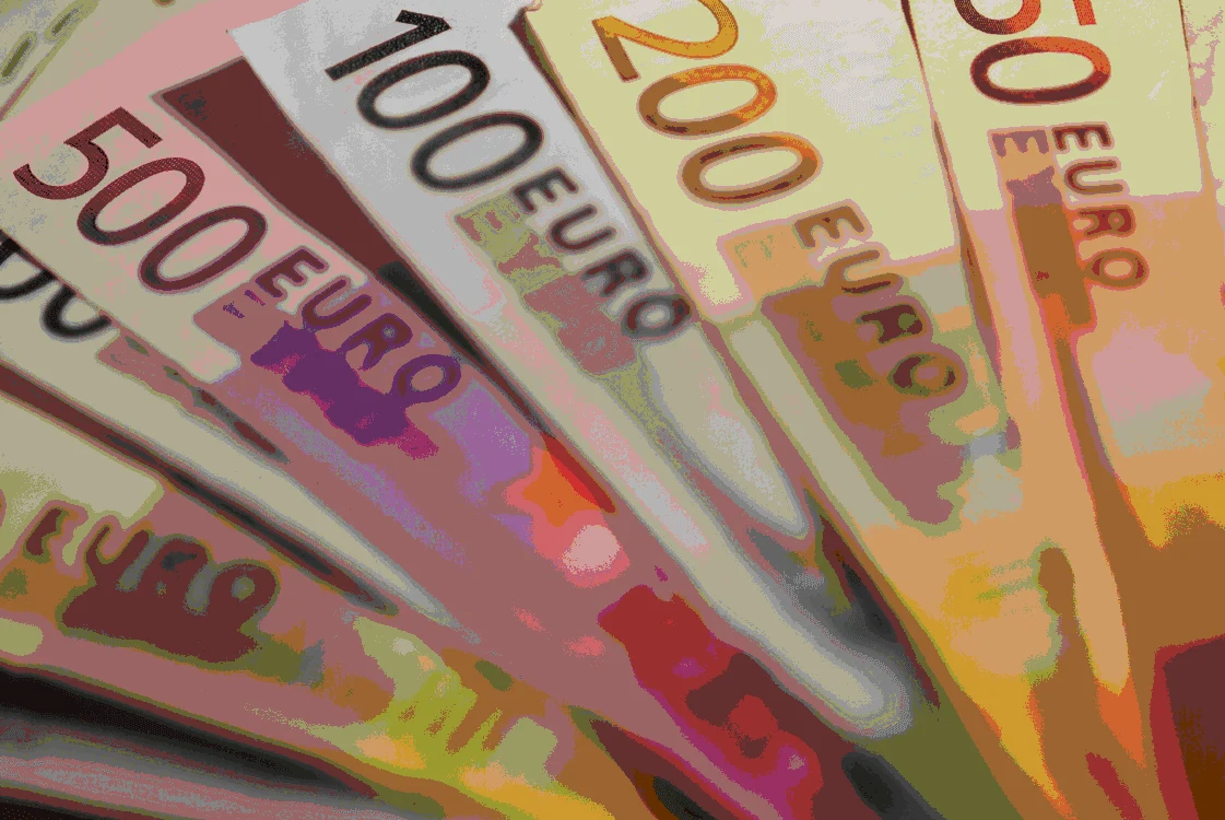 Leul ar putea fi înlocuit de moneda unică abia din 2019