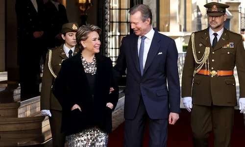 Marea Ducesă Maria Teresa cu paiete    (6) jpg