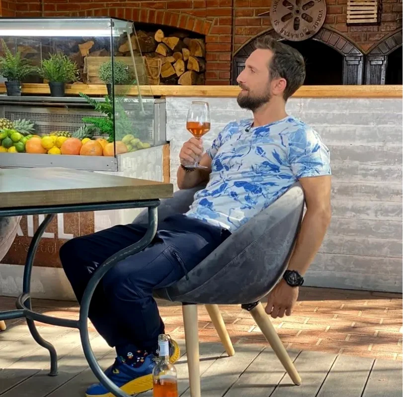 Dani Oțil e patron de restaurant în Herăstrău / Sursa: Facebook 