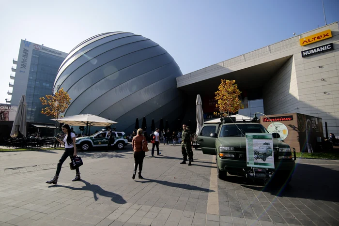 Mall-urile s-ar putea redeschide începând cu 15 iuniefoto: Inquam Photos