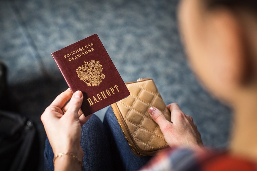 Comisarul ucrainean pentru drepturile omului, către locuitorii teritoriilor ocupate: Acceptaţi paşapoartele ruseşti pentru a supravieţui