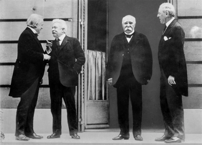 Versailles: Wilson, presedinte SUA, Lloyd George, prim-ministru Marea Brianie, Clemenceau, Franta