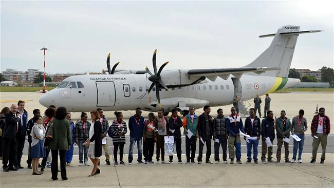 grupul de 19 eritreeni inainte de plecarea de la roma foto afp