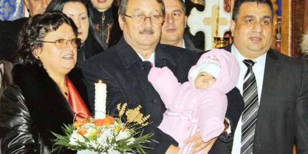 La 30 ianuarie 2010, Mircea Băsescu a botezat o nepoată de-a lui Bercea Mondial   