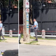 un angajat la Ambasada Rusiei în Canada a spart baloane in culorile Ucrainei de pe un stalp din Ottawa  TikTok @Izigazumba png