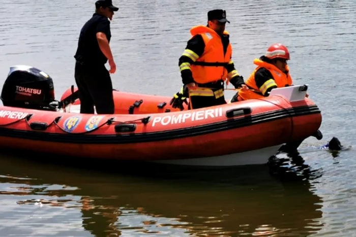 
    Trupul unei femei, descoperit plutind pe un lac din TulceaFoto: Ziarul Tulcea Noastră  