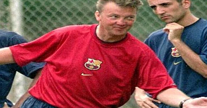 FOTBAL: Luis van Gaal îl odihneşte pe Klose