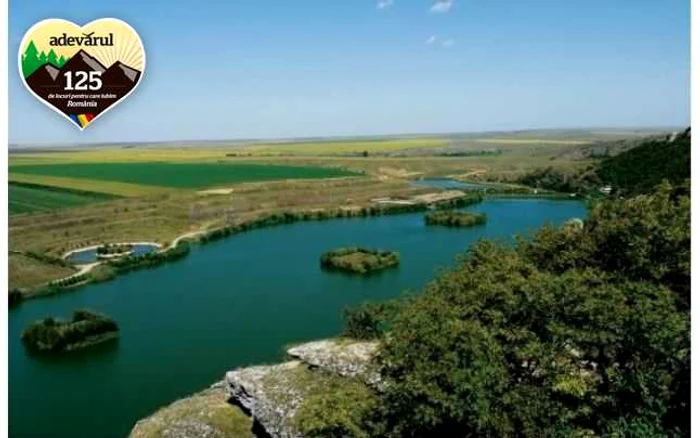 Lacul Casian - vedere din Peştera Sfântului Casian din judeţul Constanţa