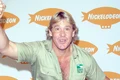 Devenit cunoscut  datorită documentarelor  “Vânătorul de crocodili”,  Steve Irwin a murit  în 2006, la 44 de ani jpeg