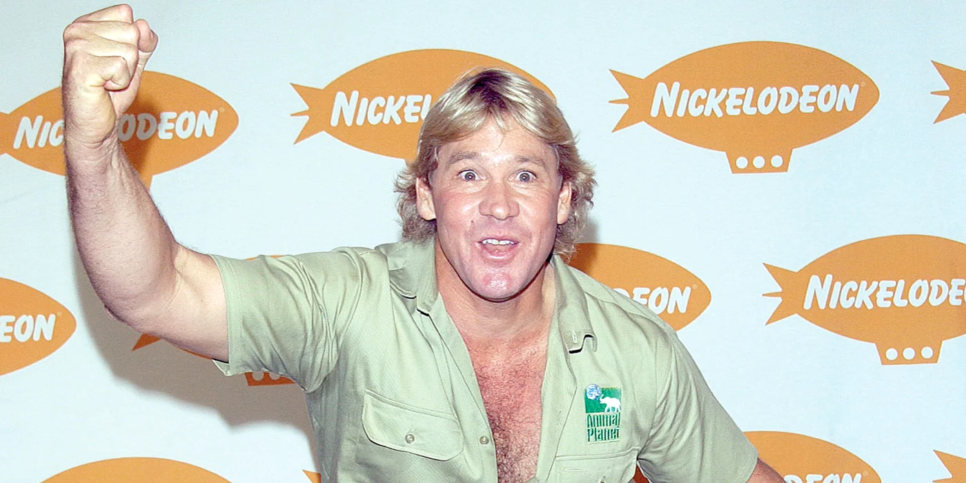 Devenit cunoscut  datorită documentarelor  “Vânătorul de crocodili”,  Steve Irwin a murit  în 2006, la 44 de ani