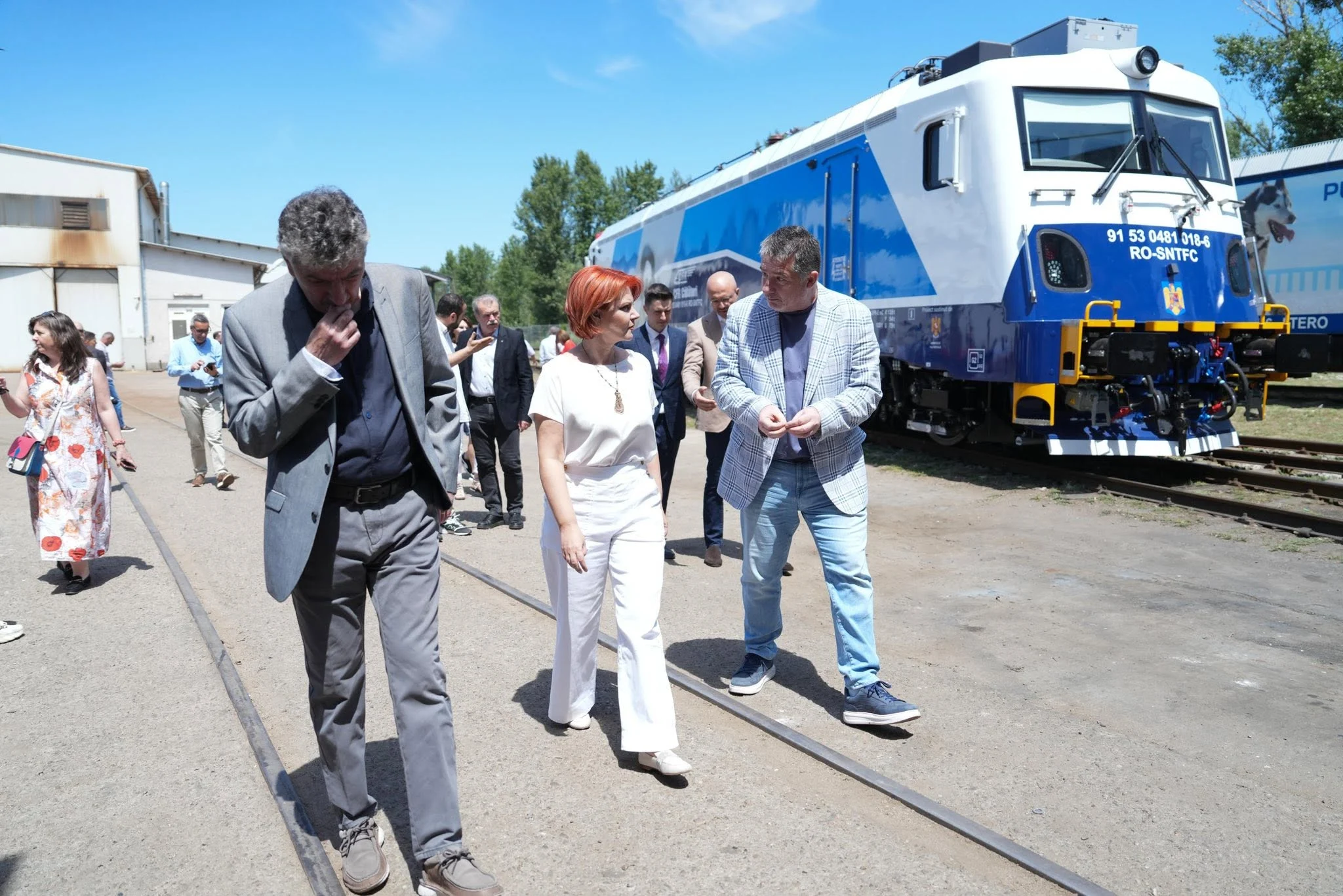 Olguța Vasilescu amenință cu instanța „un individ” pe care îl acuză de denigrare la adresa sa și a familiei sale: „Aflu că îi transmit bani prin paradisuri fiscale”