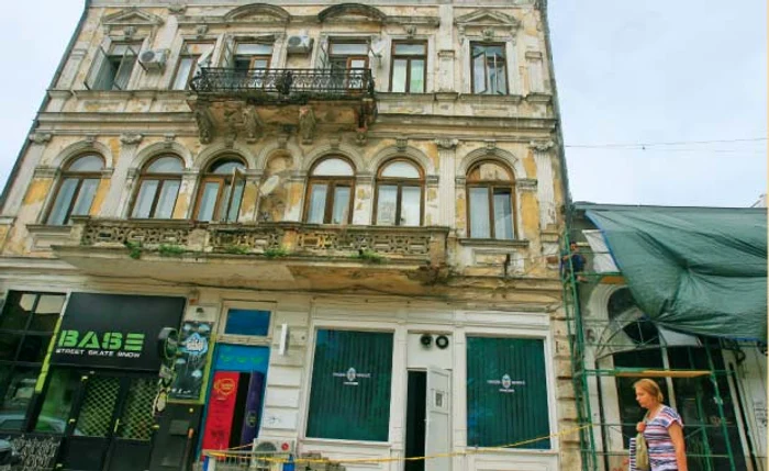 Din cele 500 de imobile din zona centrală veche a Capitalei, 12 sunt în proprietatea municipalităţii  