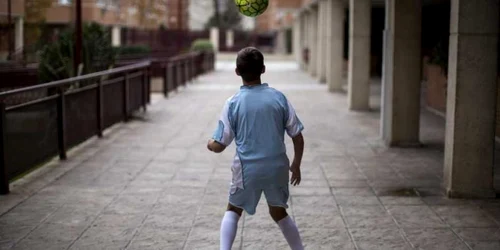 fotbalist orfan el mundo