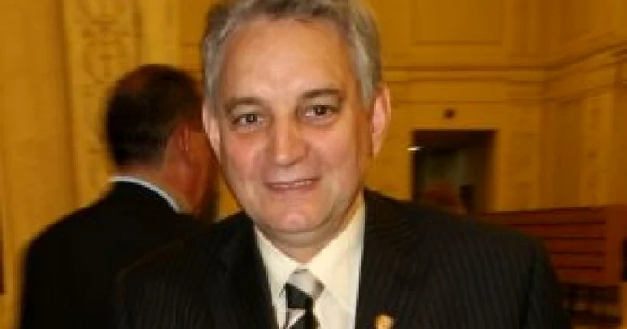 Ilie Sârbu: Sunt dispus să renunţ voluntar la 20 la sută din salariu