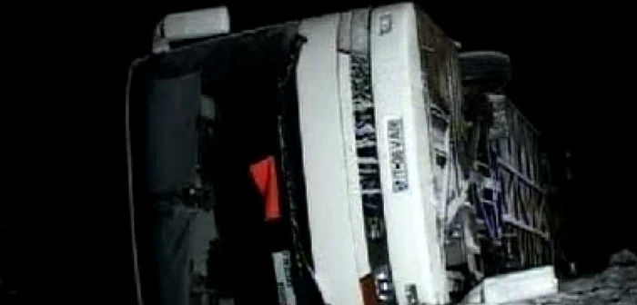 Autocarul echipei din Roman s-a răsturnat în Harghita