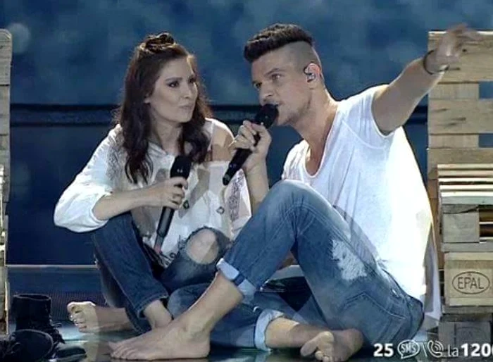 
    Cristina Bălan şi Tudor Chirilă au cântat împreună la Vocea României, într-o manieră emoţionantăcaptură Pro TV  