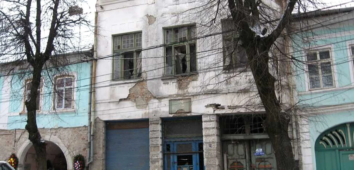 Refacerea clădirii din strada Dornei numărul 8 costă 150 000 de euro