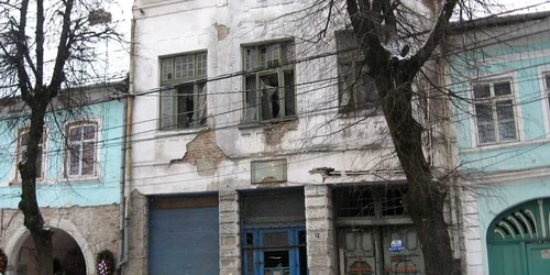 Refacerea clădirii din strada Dornei numărul 8 costă 150 000 de euro