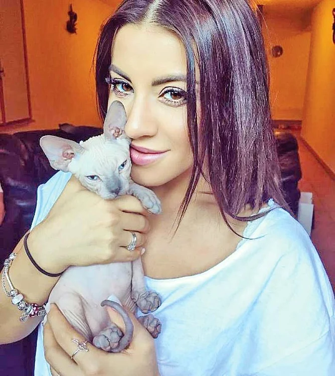 Nicoleta Nucă l-a  prezentat fanilor pe  motanul Ramses