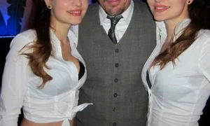 Gemenele Indiggo nu au ratat momentul să se pozeze cu Ethan Hawke jpeg