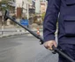 Nepalezii care încalcă carantina impusă sunt arestaţi cu un cleşte de oameni FOTO EPA-EFE / Narendra Shrestha