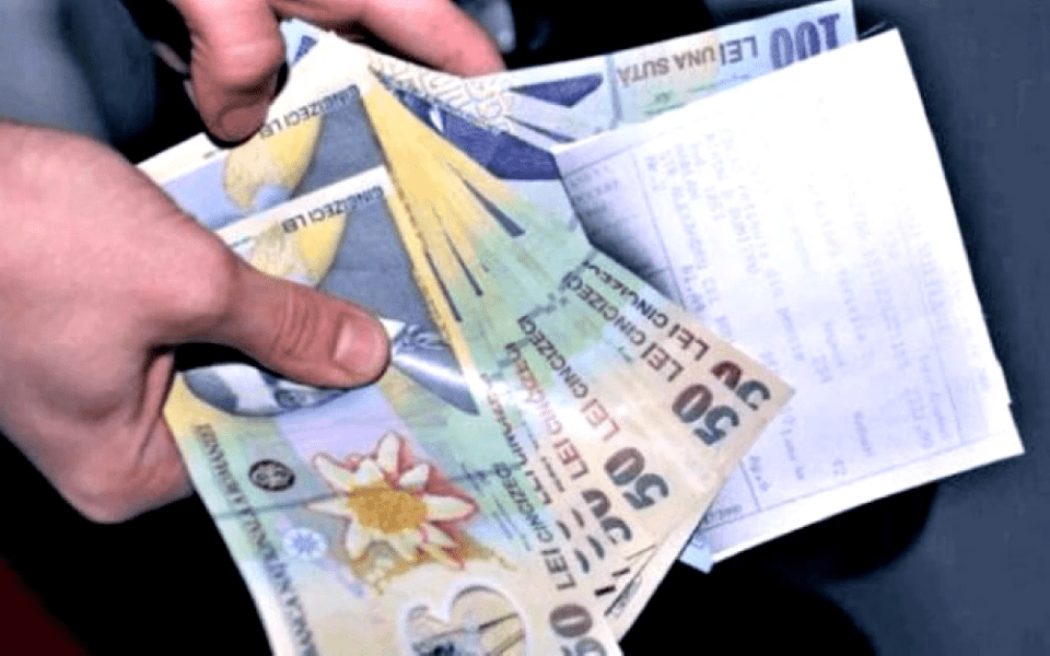 Magazin delapidat cu sute de mii de lei. Autorul furtului a jucat banii la păcănele. Cum a scăpat de închisoare