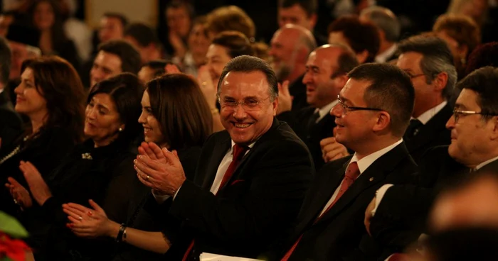 Gheorghe Nichita a stat lângă Mihai Răzvan Ungureanu