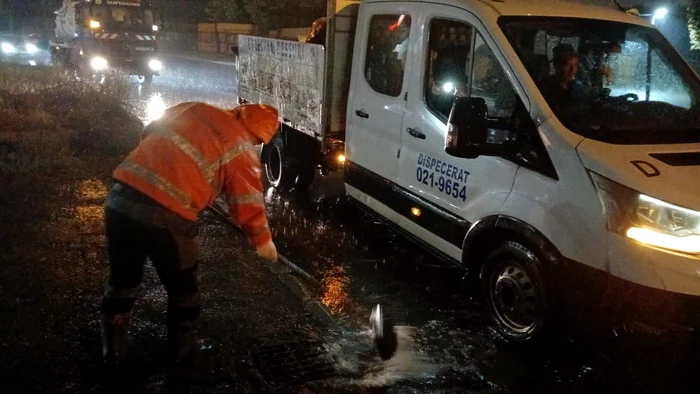 Ploi torențiale în București. Foto: Facebook/Primăria Sectorului 2 București 