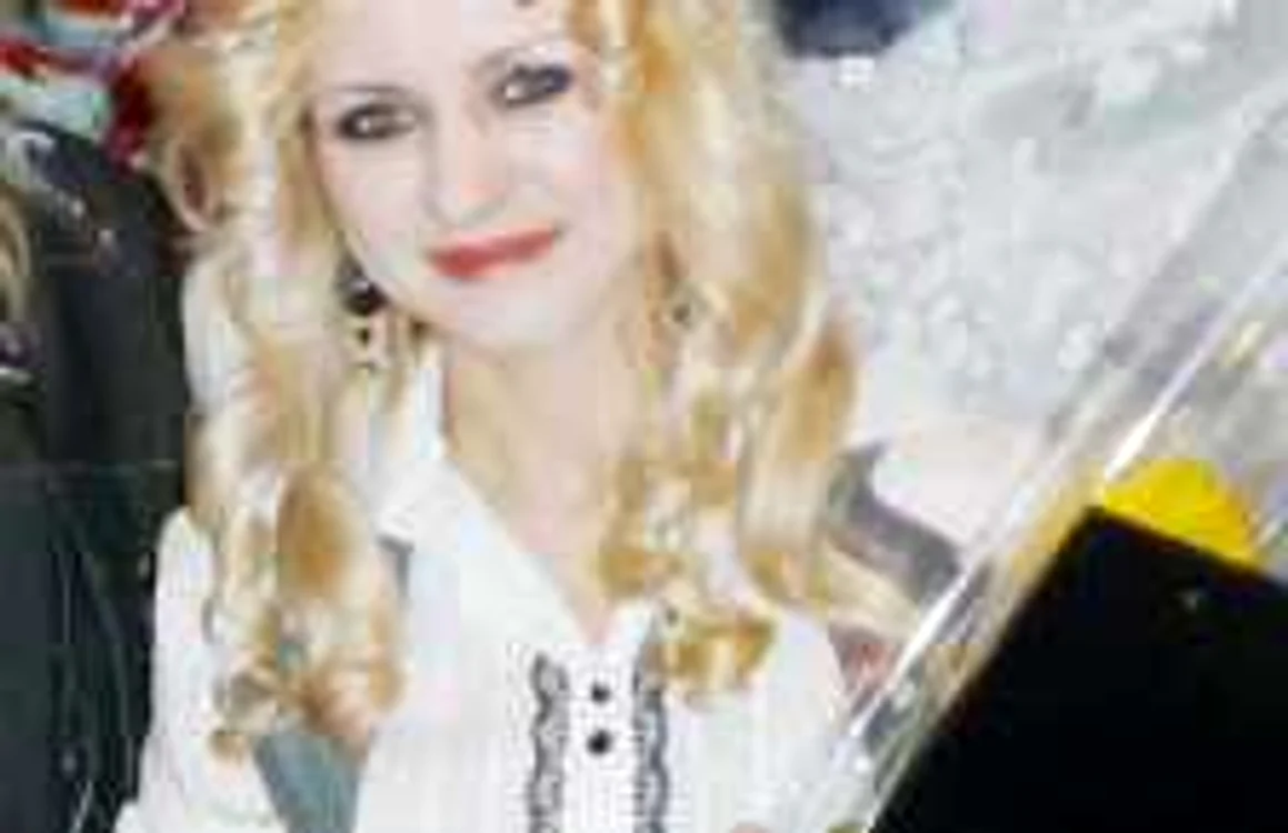 Valeria Barbas a cucerit juriul cu picturile sale