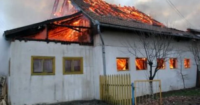 Alba Iulia: Două incendii într-o singură noapte