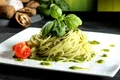 Paste cu sos pesto  Sursa foto shutterstock 156789950 jpg