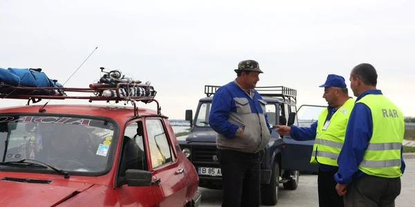 Aglomeraţie la Registrul Auto Român