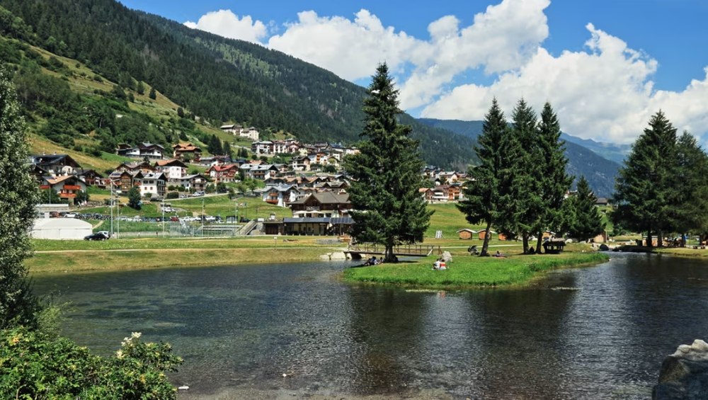 prime-ti-100-000-de-euro-s-i-cumperi-cas-n-italia-condi-iile-pentru-a-locui-ntr-o-regiune-celebr-cunoscut-pentru-peisaje-spectaculoase