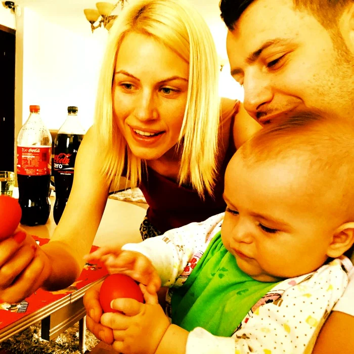 
    Amna şi soţul ei se gândesc să-i facă lui David un frăţior sau o surioarăFoto: arhivă personală  