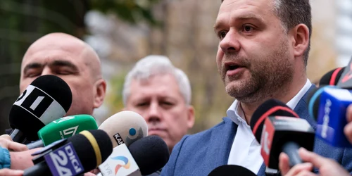 Ciprian Ciucu isi depune dosarul pentru Primaria Capitalei  Foto Inquam Photos  Alex Nechez (3) jpg