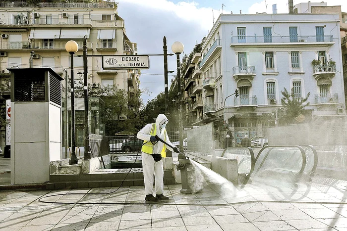 Grecii au restricții până după Anul Nou