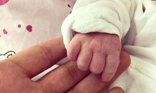 Ella Maya este numele pe care l va primi fiica lui George și a Andreei jpeg
