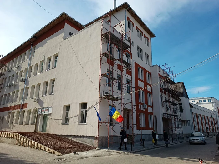 Pacientul se afla la etajul III al Spitalului Județean de Urgență Târgu Jiu Foto: Alin Ion