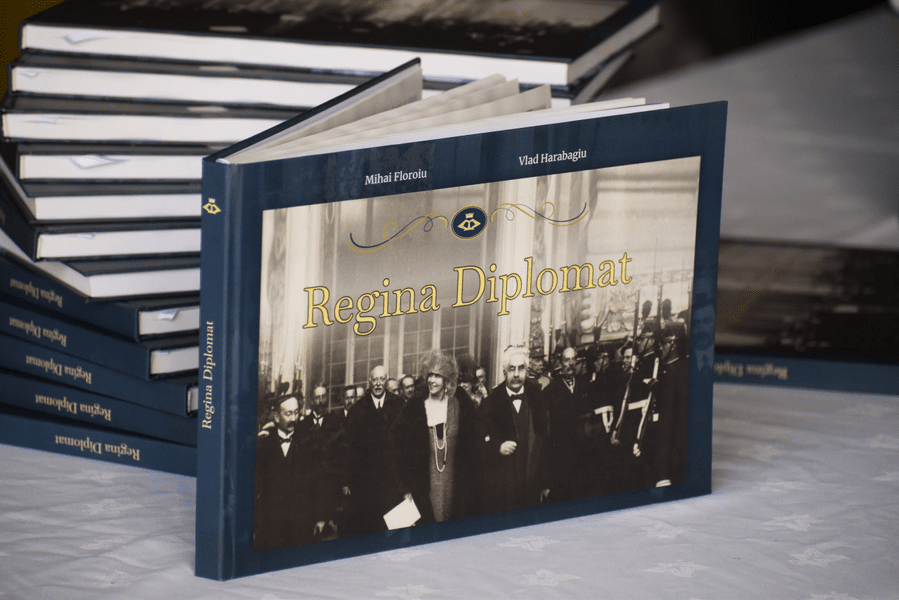 Albumul „Regina Diplomat”, lansat pe Fregata „Regina Maria”