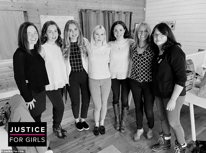 
    Meghan Markle s-a întâlnit în Vancouver cu membrele organizației caritabile ”Dreptate pentru femei”foto Justice for Girls  